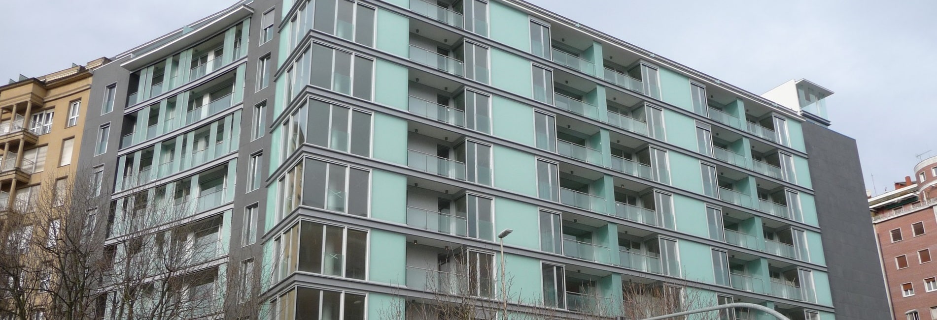 Fabrication et montage de garde-corps et de cloisons pour l’hôtel Astoria