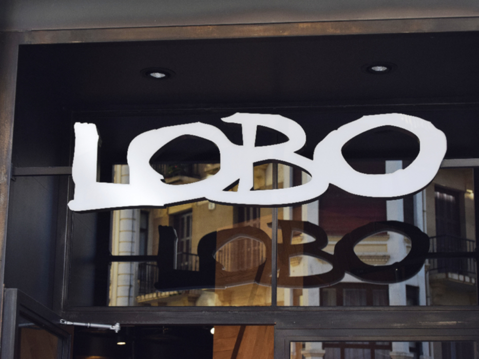 Réhabilitation et décoration du bar Lobo dans le quartier de Gros, San Sebastian