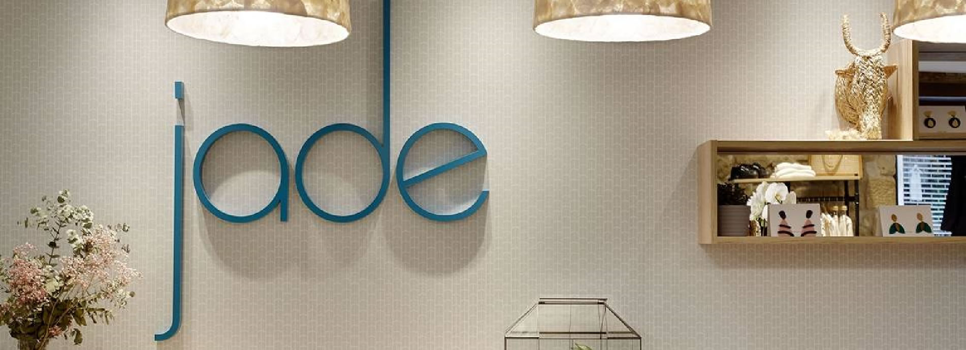 Cianco a collaboré avec le décorateur Iñigo Echave pour produire la décoration de la boutique Jade à Zarautz